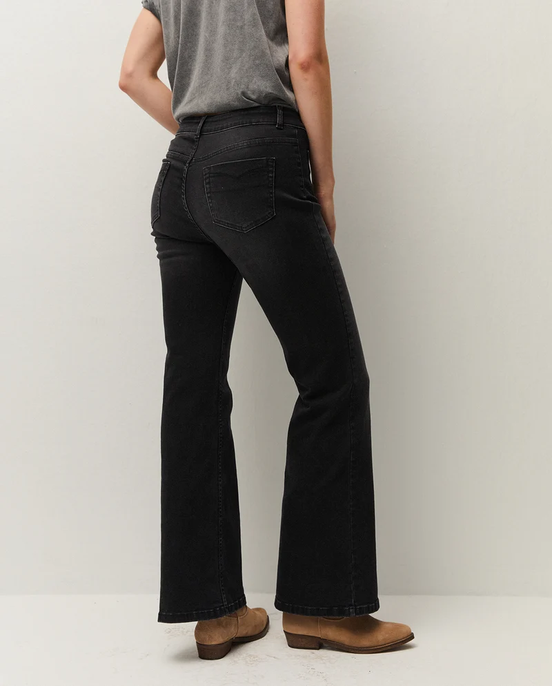 Pantalón denim bolsillos
