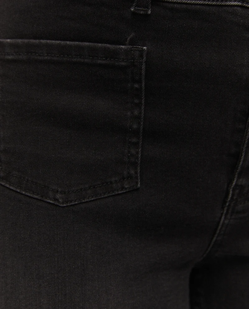 Pantalón denim bolsillos