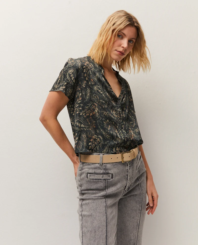 Camisa estampada escote mao