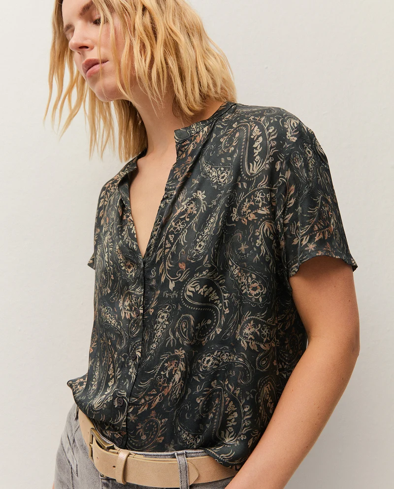 Camisa estampada escote mao