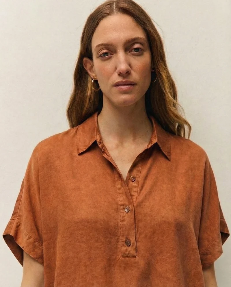 Camisa satinada efecto corrosivo