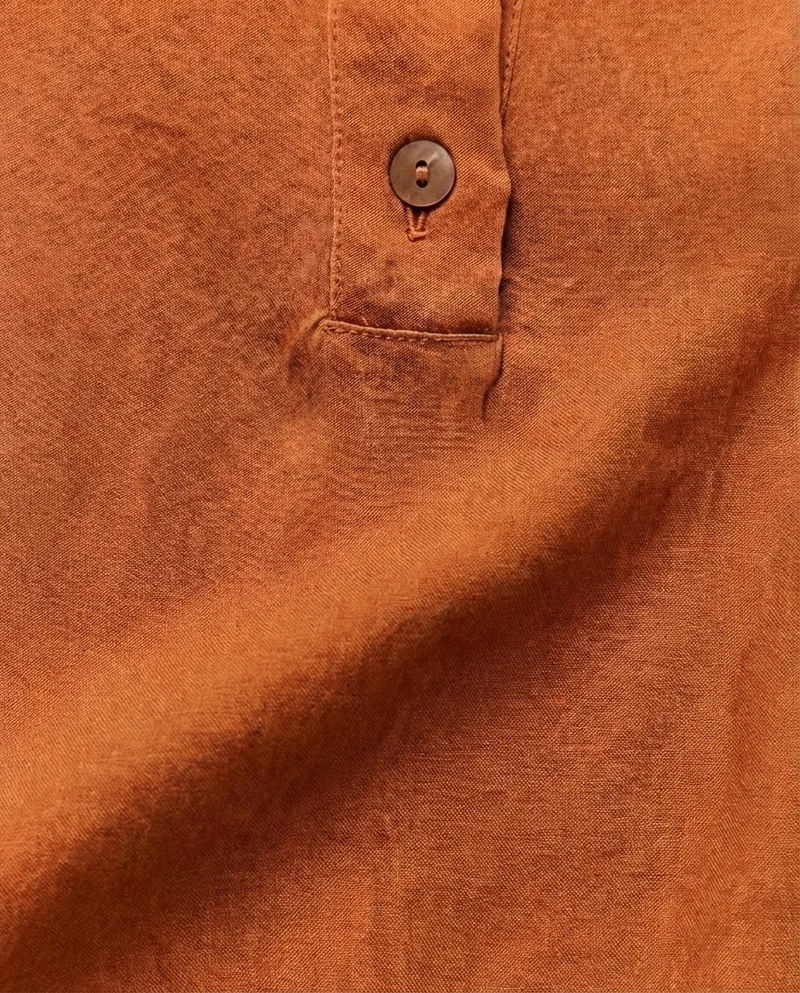 Camisa satinada efecto corrosivo