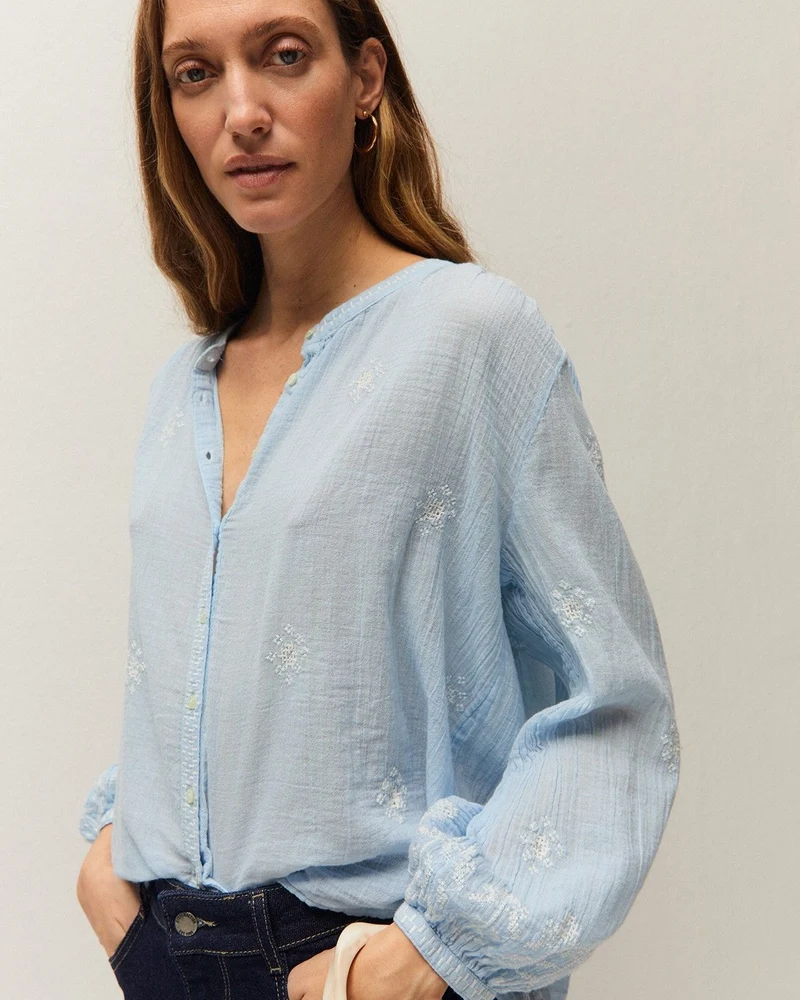 Camisa bordada azul