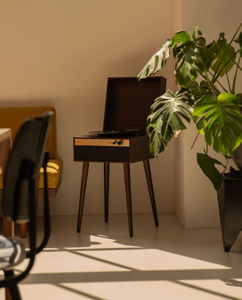 Crosley - Tocadiscos Crosley Jasper - Nogal