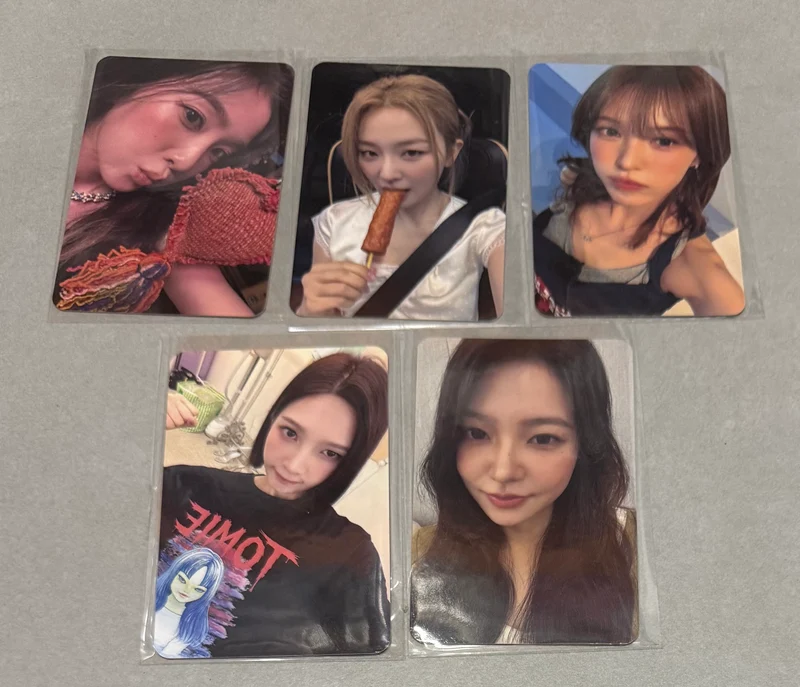 [LUCKY DRAW EVENT] [RED VELVET] Velvet Summer : Makestar Lucky Draw POB Photocard