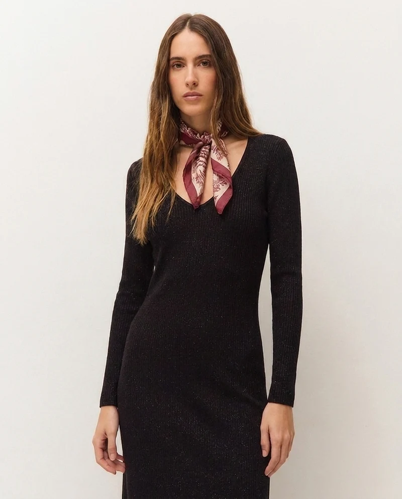 Vestido canalé cuello pico
