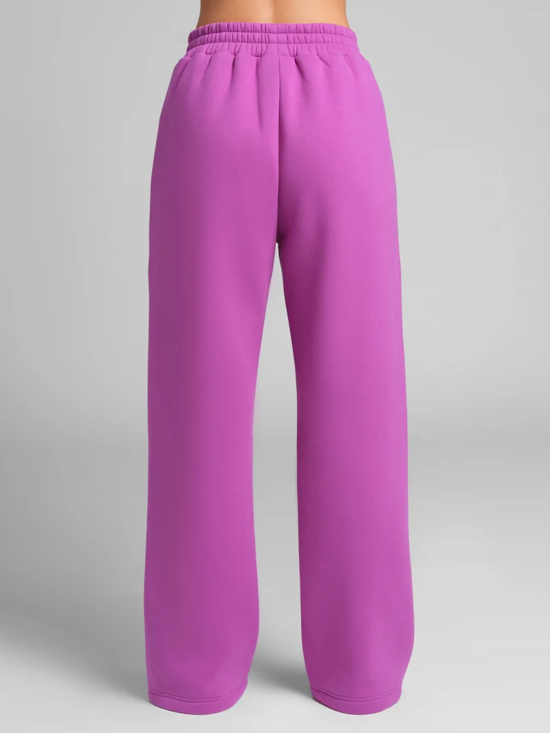 Minimalist Straight Leg Sweatpants