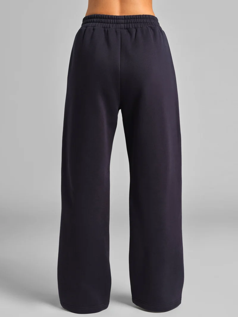 Minimalist Straight Leg Sweatpants