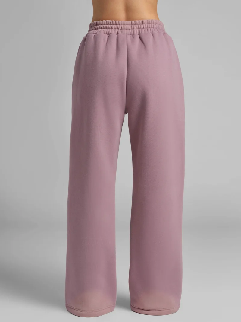 Minimalist Straight Leg Sweatpants