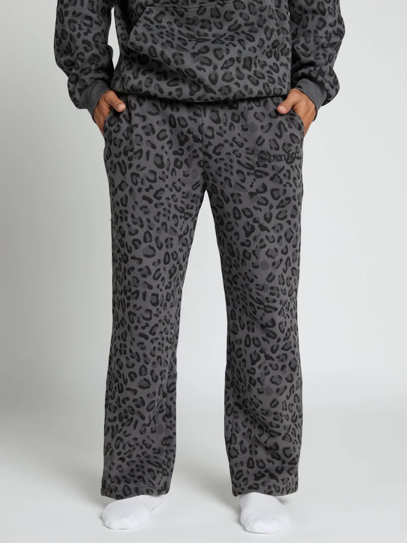 Minimalist Straight Leg Sweatpants