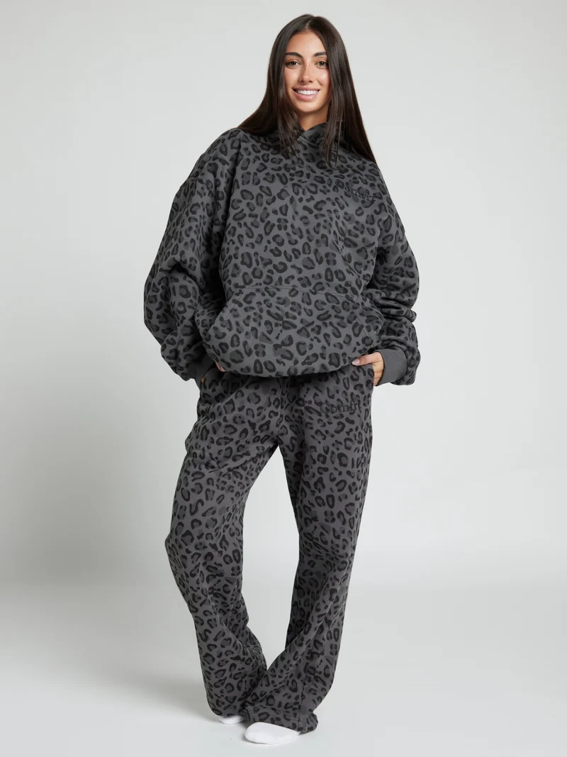 Minimalist Straight Leg Sweatpants