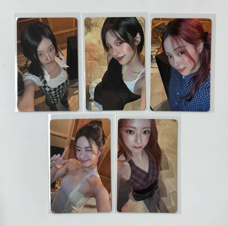 [LUCKY DRAW EVENT] [ITZY] ITZY x TWINZY Pop Up Store "ON AIR" Pop Up Store POB Photocard