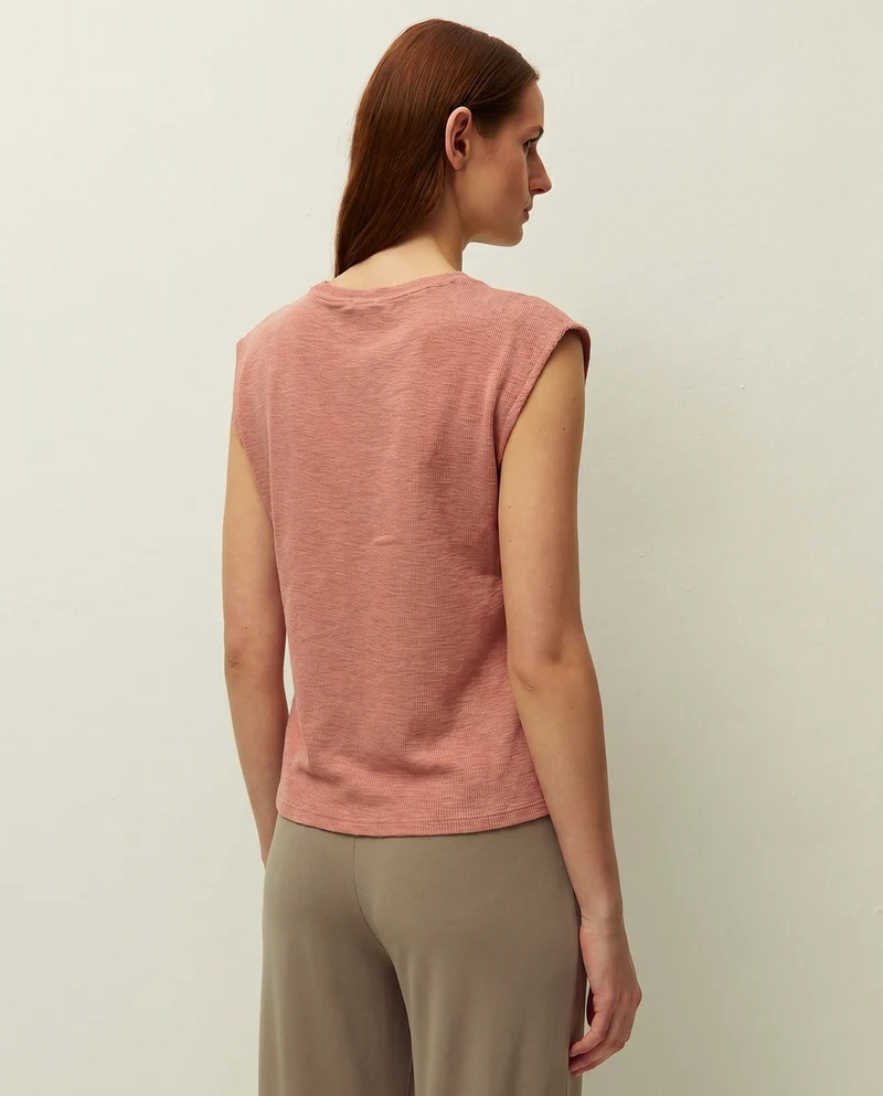 Camiseta con nudo