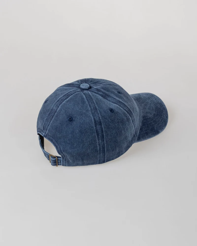 Gorra efecto tintura degastada