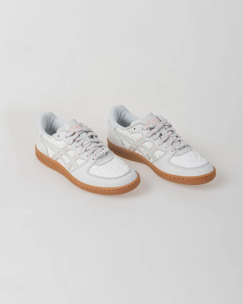 Zapatilla Asics blanca Skyhand OG