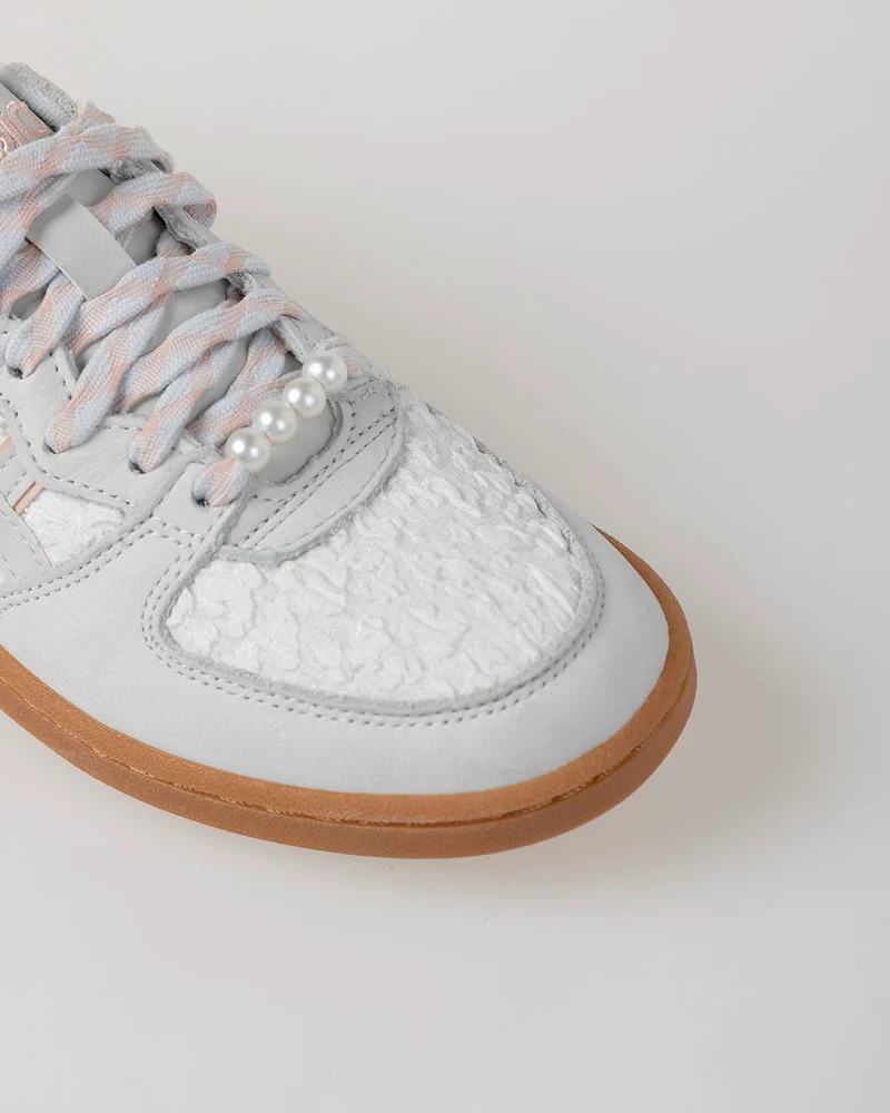 Zapatilla Asics blanca Skyhand OG
