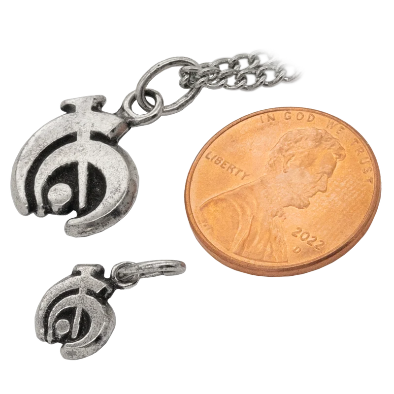 Pendientes de peltre alomántico