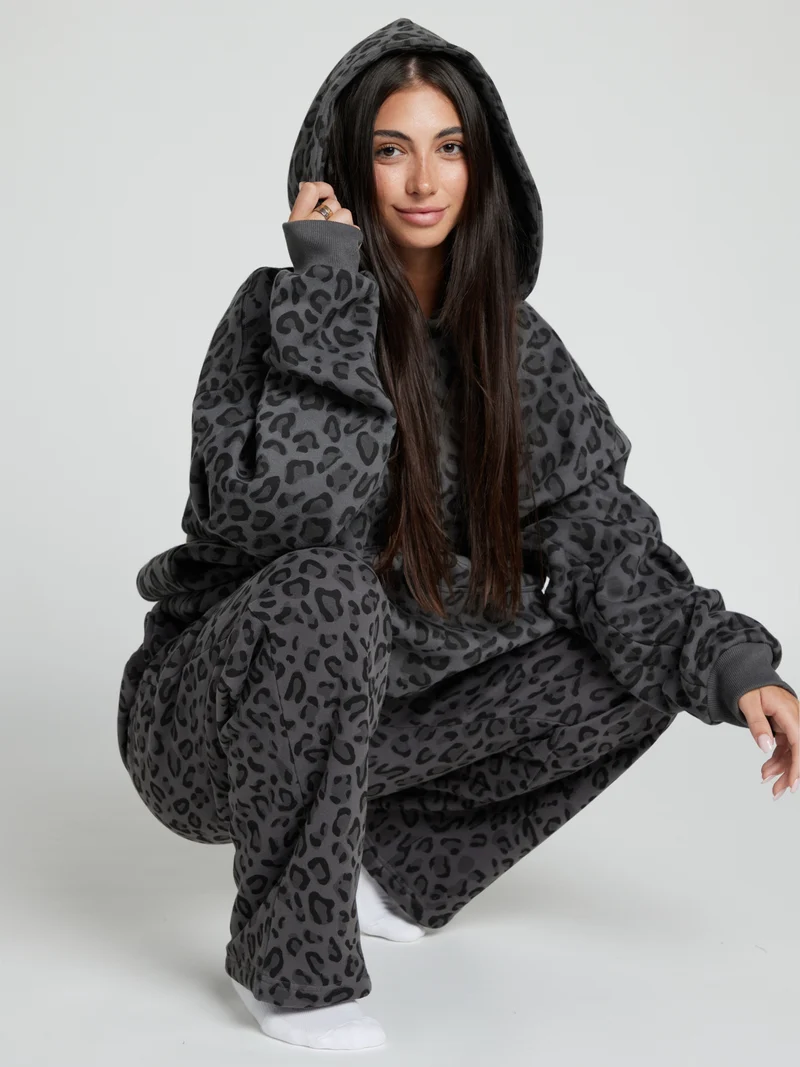 Minimalist Hoodie – Mega