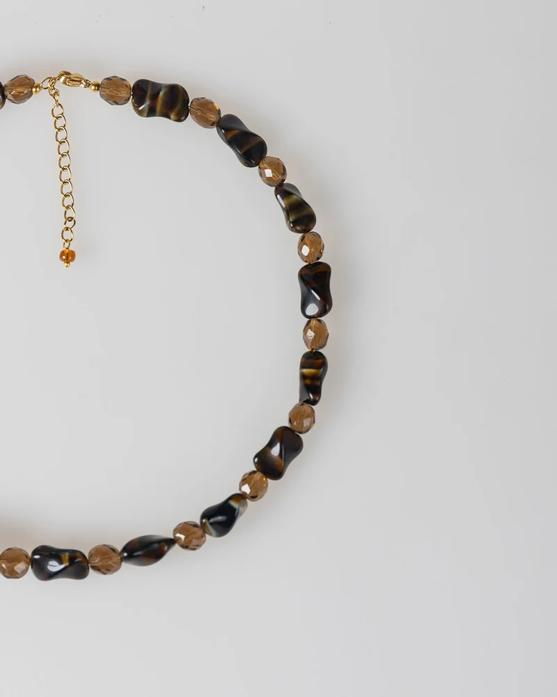 Collar piedras marrón