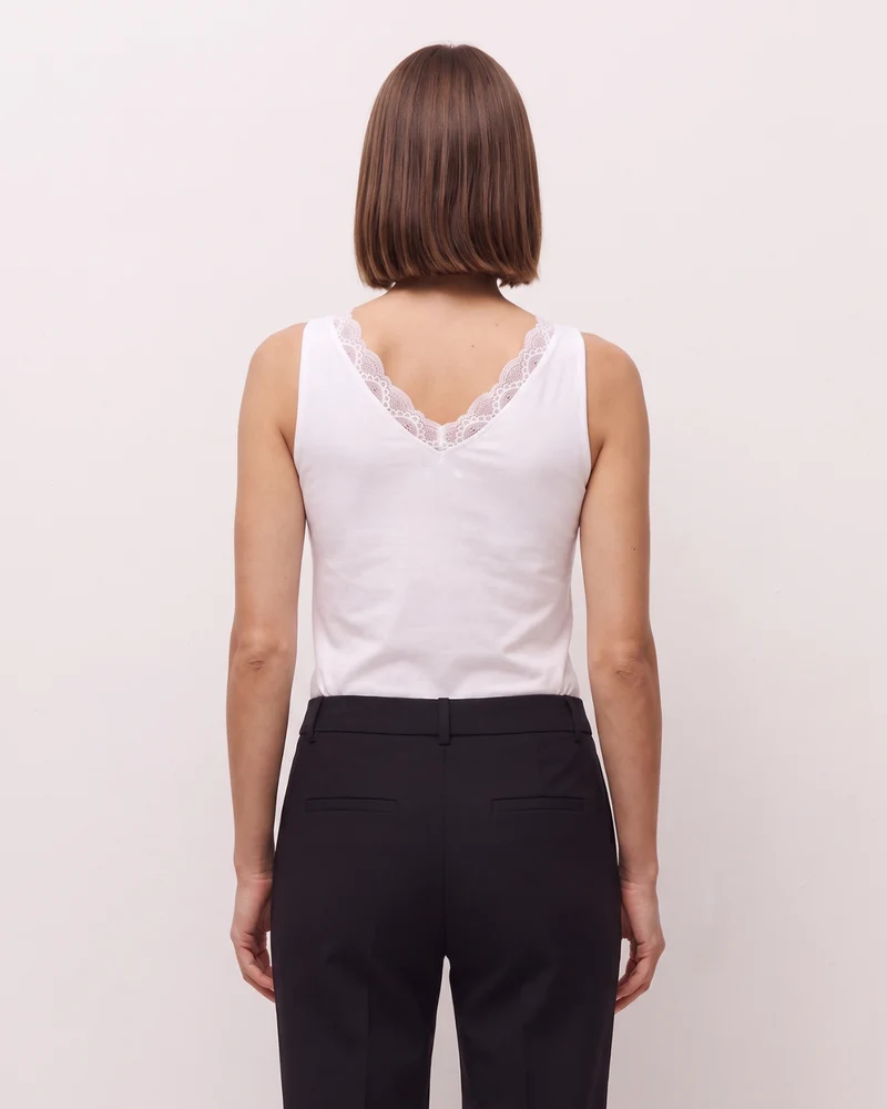 Top de tirantes con puntilla