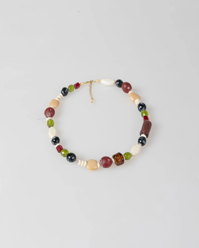 Collar combinado con diferentes piedras