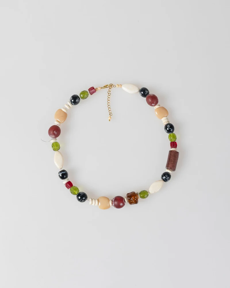 Collar combinado con diferentes piedras