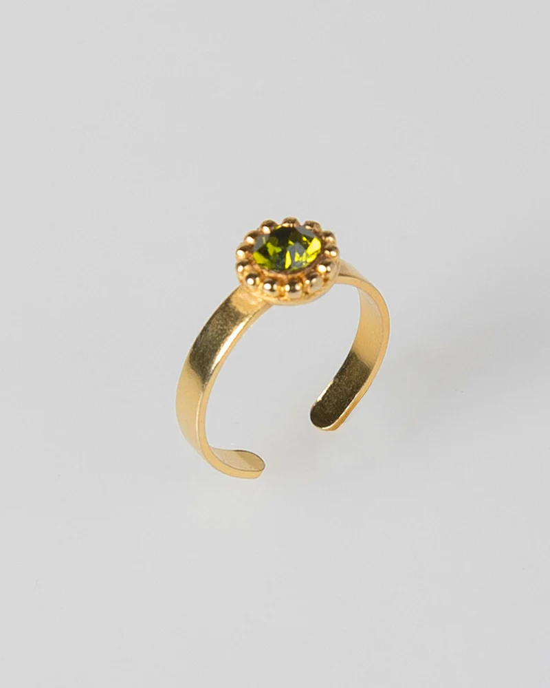 Anillo con piedra verde
