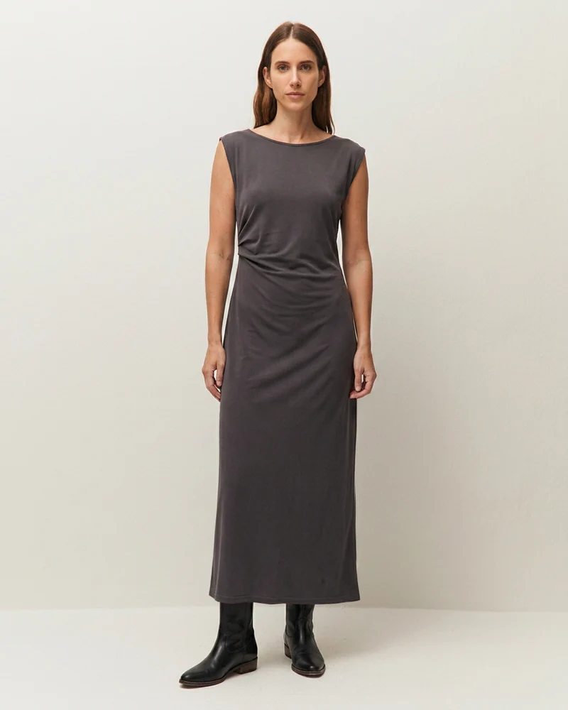 Vestido midi de tirantes
