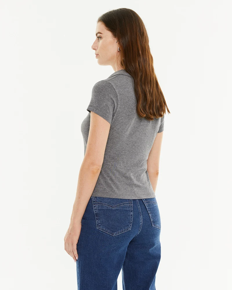 Camiseta escote polo
