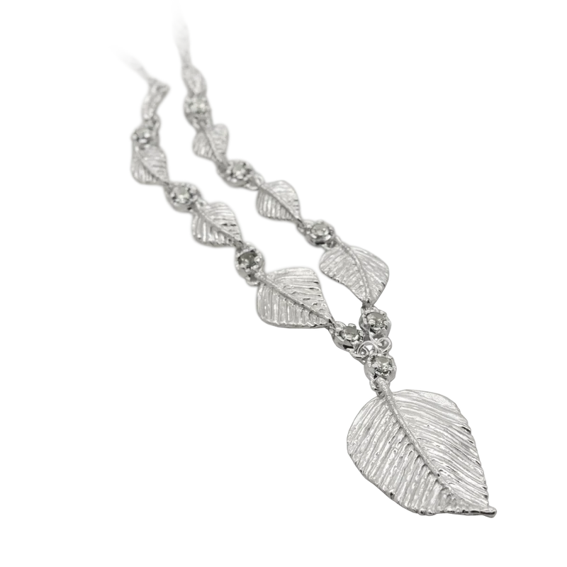 Elven Realms 9 Leaf Necklace: RIVENDELL™, MIRKWOOD™, LOTHLORIEN™