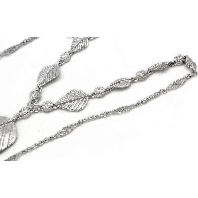 Elven Realms 9 Leaf Necklace: RIVENDELL™, MIRKWOOD™, LOTHLORIEN™