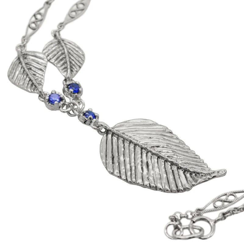 Elven Realms 3 Leaf Necklace: RIVENDELL™, MIRKWOOD™, LOTHLORIEN™