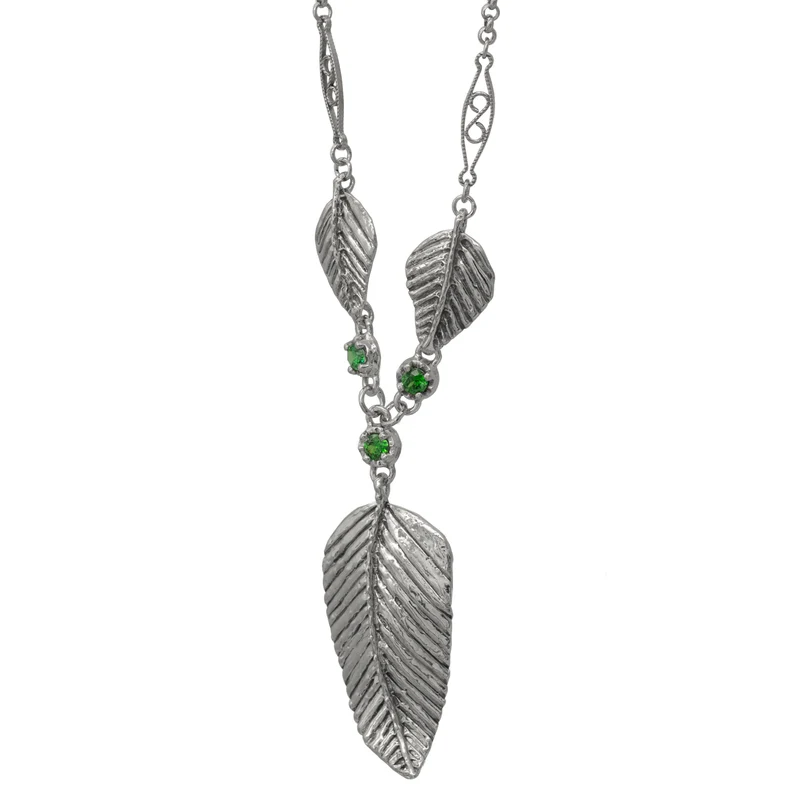 Elven Realms 3 Leaf Necklace: RIVENDELL™, MIRKWOOD™, LOTHLORIEN™