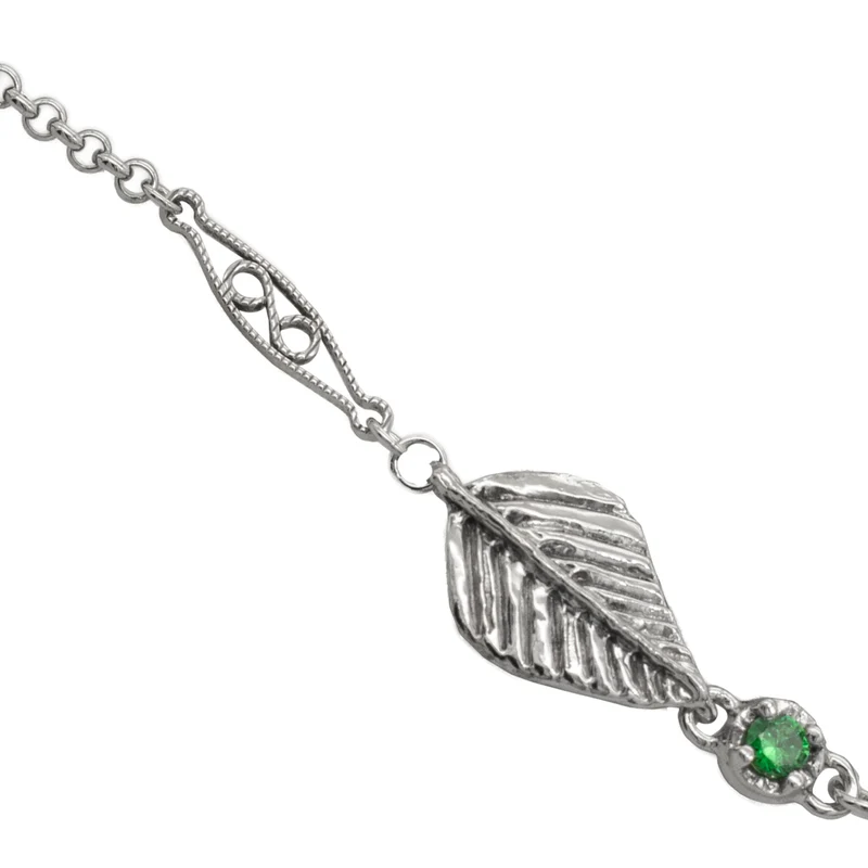 Elven Realms 3 Leaf Necklace: RIVENDELL™, MIRKWOOD™, LOTHLORIEN™