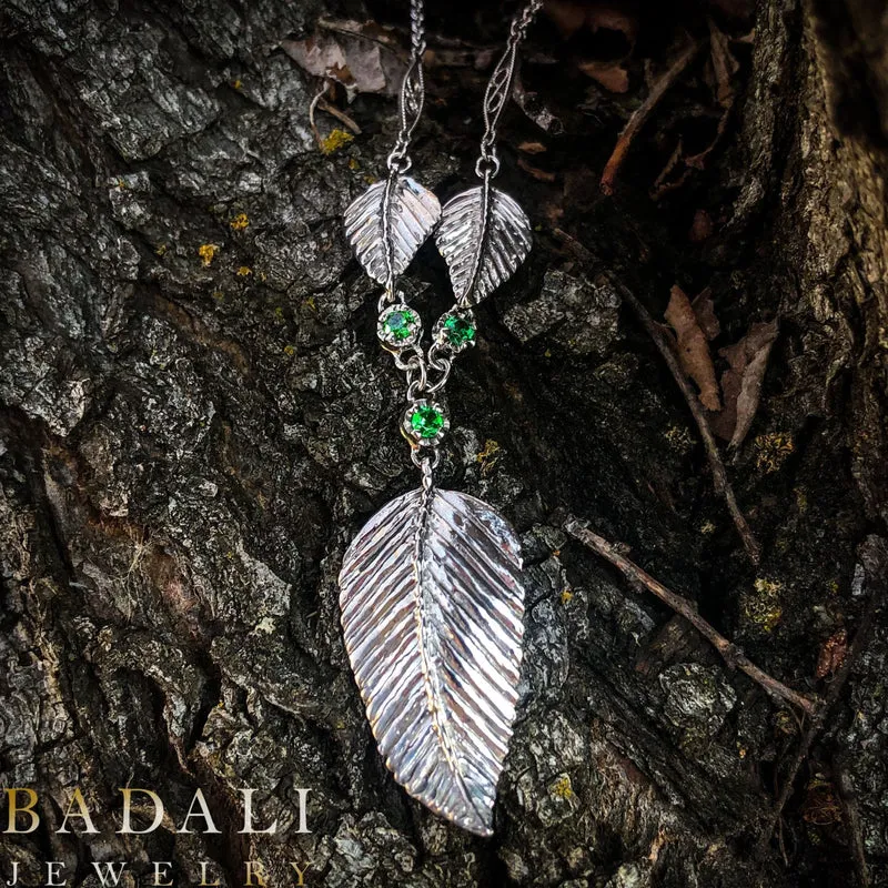 Elven Realms 3 Leaf Necklace: RIVENDELL™, MIRKWOOD™, LOTHLORIEN™