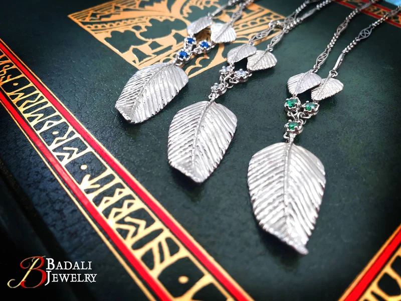 Elven Realms 3 Leaf Necklace: RIVENDELL™, MIRKWOOD™, LOTHLORIEN™