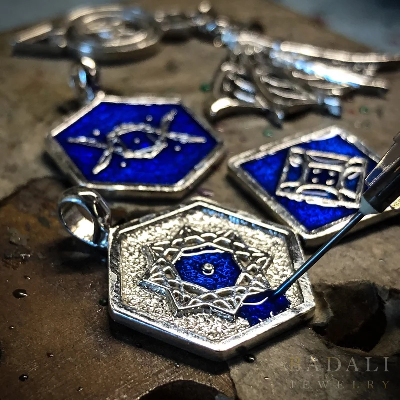 Aon Omi Pendant