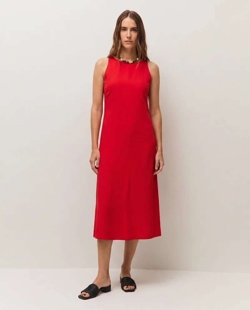 Vestido largo con cremallera en espalda