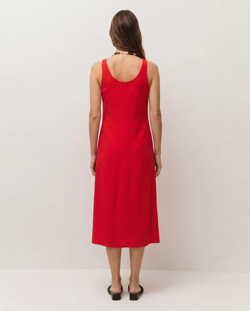 Vestido largo con cremallera en espalda