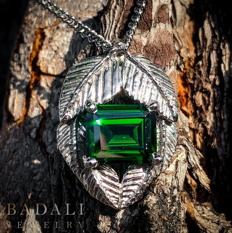 Las Esmeraldas de GIRION™ - Collar Élfico MIRKWOOD™