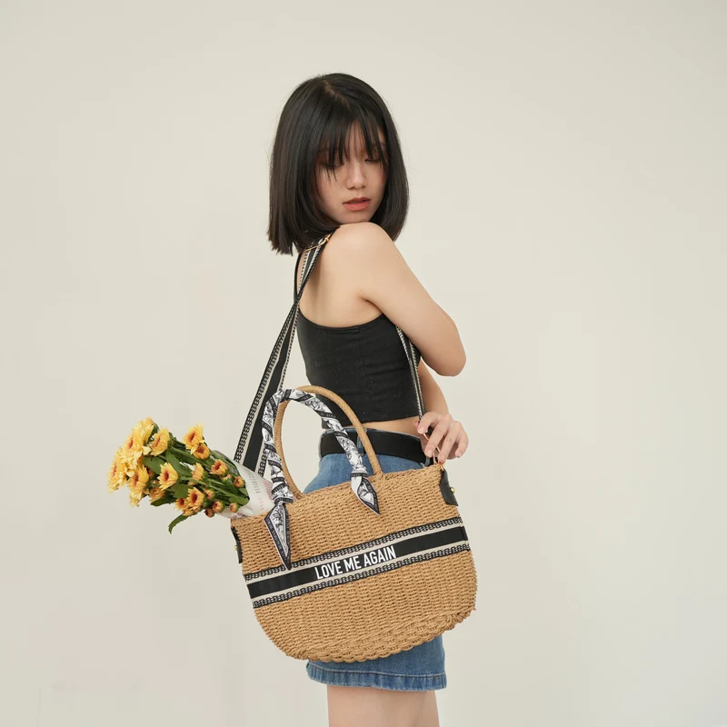 BTS V - Love Me Again Tote (In-Stocks)