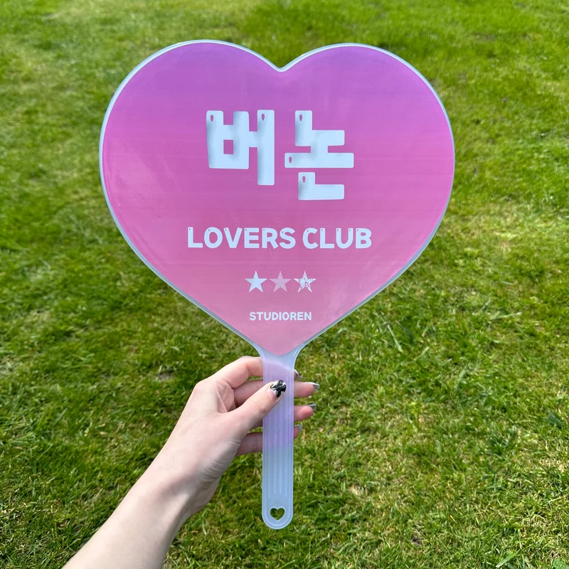 Vernon lovers club picket fan