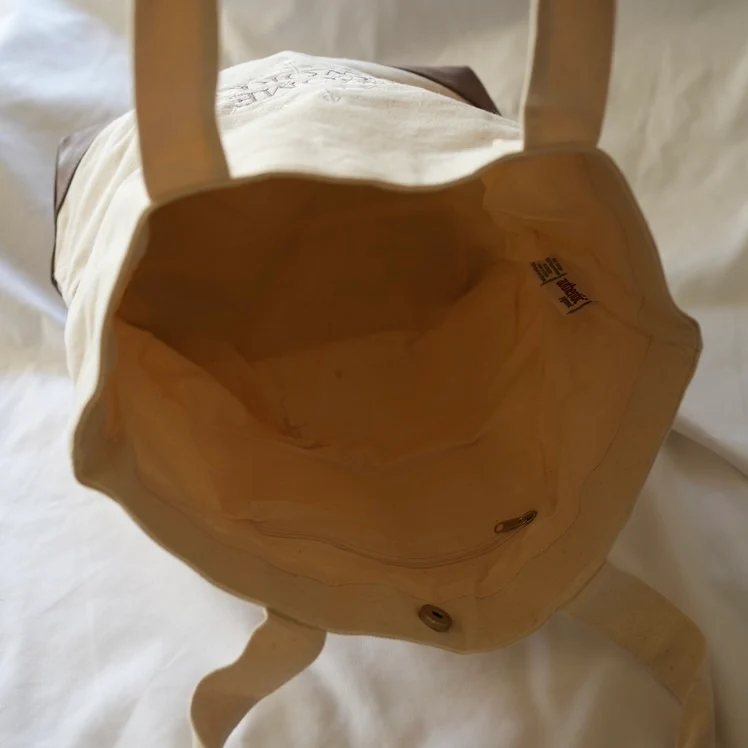 SVT - _WORLD Tote