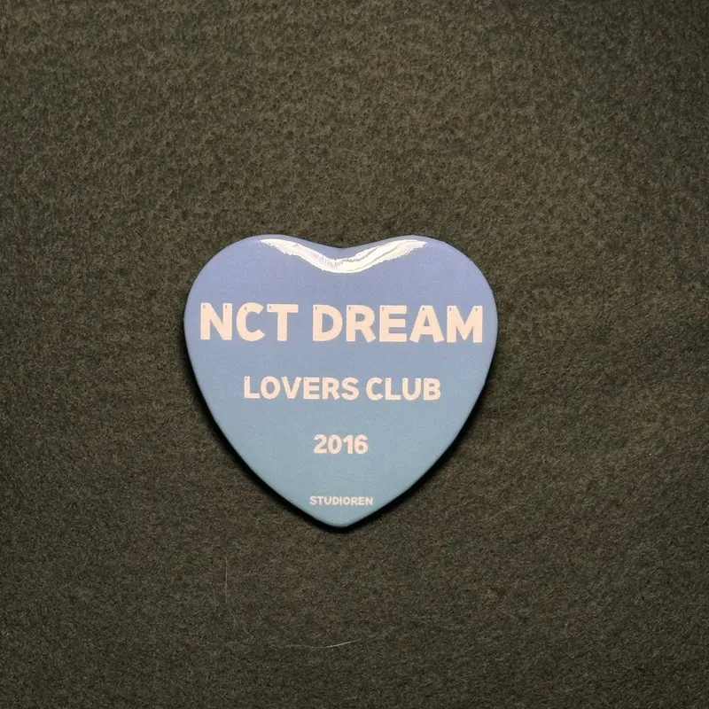 Kpop Lovers club heart badges
