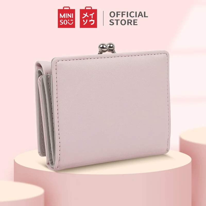 MINISO Dompet Wanita Kecil Lipat Tas Mini Pendek Tempat Kartu Dan Uang Koin Wallet Organizer Anak Perempuan Remaja Cewek Tanpa Zipper Kulit PVC Polyvinyl Terbaru Lucu Karakter Simple Polos Motif Binatang Simple Vintage Elegant