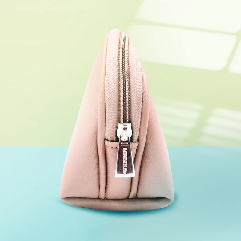MINISO Tas Penyimpanan Kosmetik Tempat Makup Cosmetic Bag Simple，Tas KosmetikPouch Dompet /Make Up Cosmetic Mini Bag /Tas penyimpanan barang makeup kotak