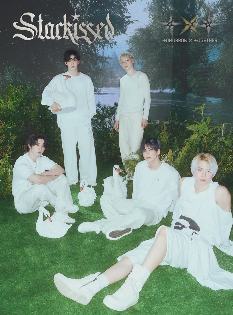 TXT - STARKISSED + WEVERSE GIFT