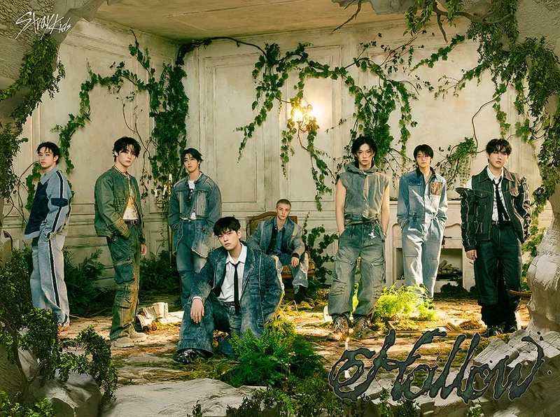 STRAY KIDS - HOLLOW (3RD JAPAN ALBUM)