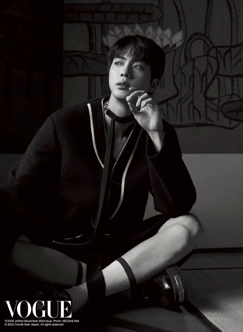 JIN (BTS) - VOGUE (DECEMBER JAPAN ISSUE)