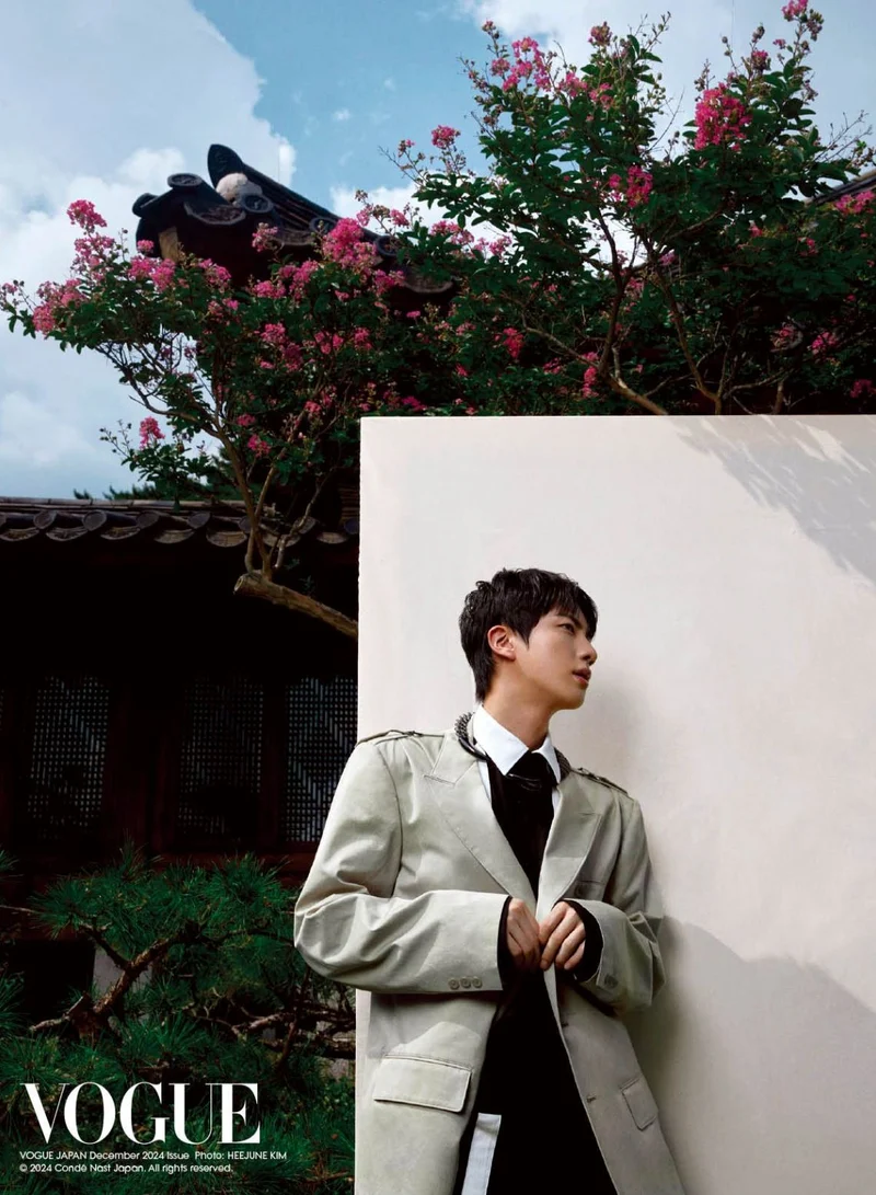 JIN (BTS) - VOGUE (DECEMBER JAPAN ISSUE)
